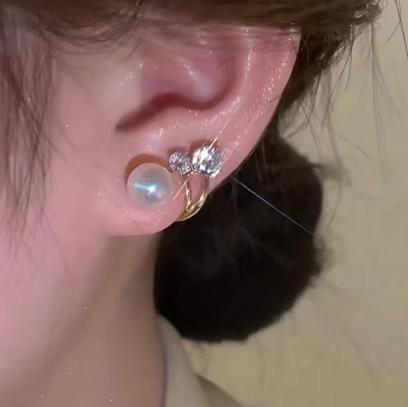 Sparkling Rhinestone Pearl Earrings - Picture 6 of 6